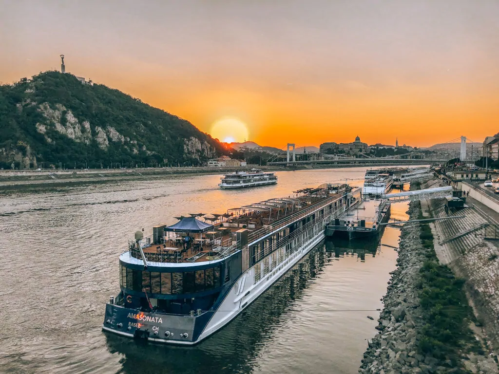 danube river cruises at night