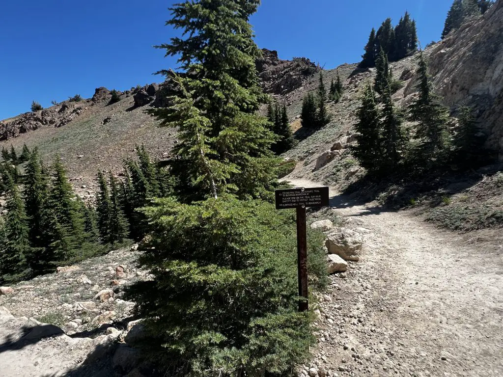 Bumpass Hell trail sign leading to Flying Pan trail or Bumpass Hell trail in Lassen National Park