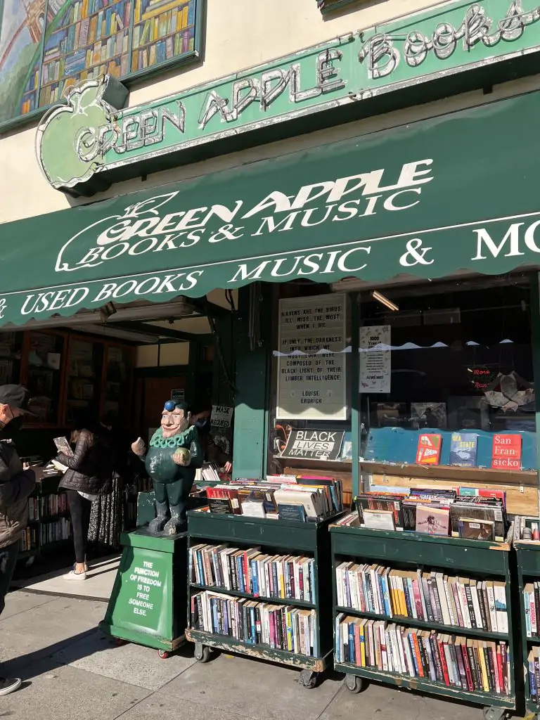 Green Apple Books in the Richmond San Francisco.